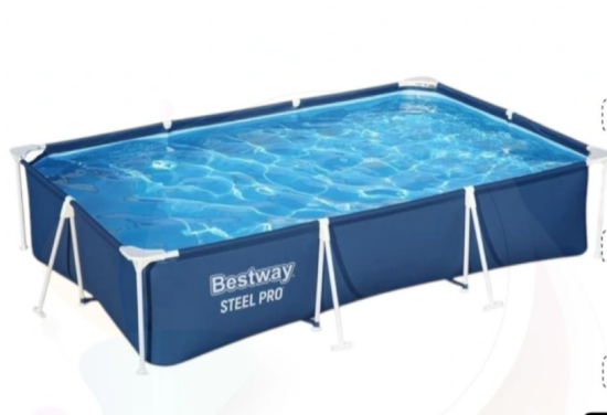 صورة مسبح متوسط للأطفال والكبار